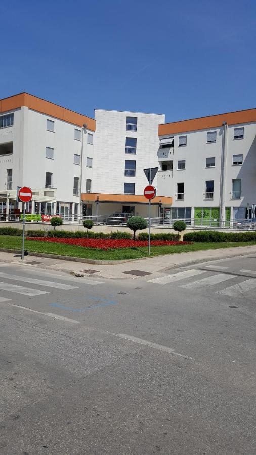 PUY Apartman Vip, With Free Garage Parking מראה חיצוני תמונה
