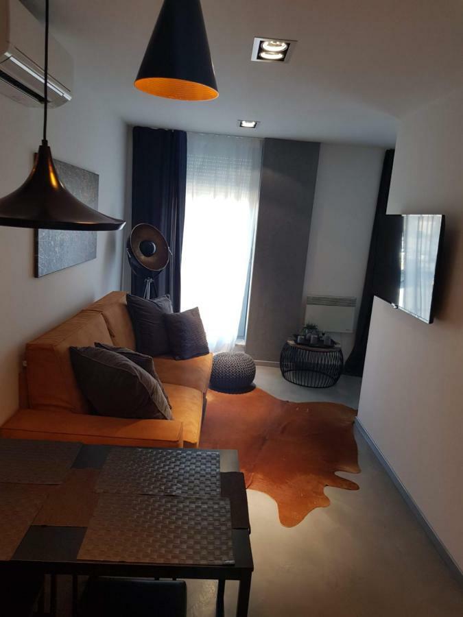PUY Apartman Vip, With Free Garage Parking מראה חיצוני תמונה